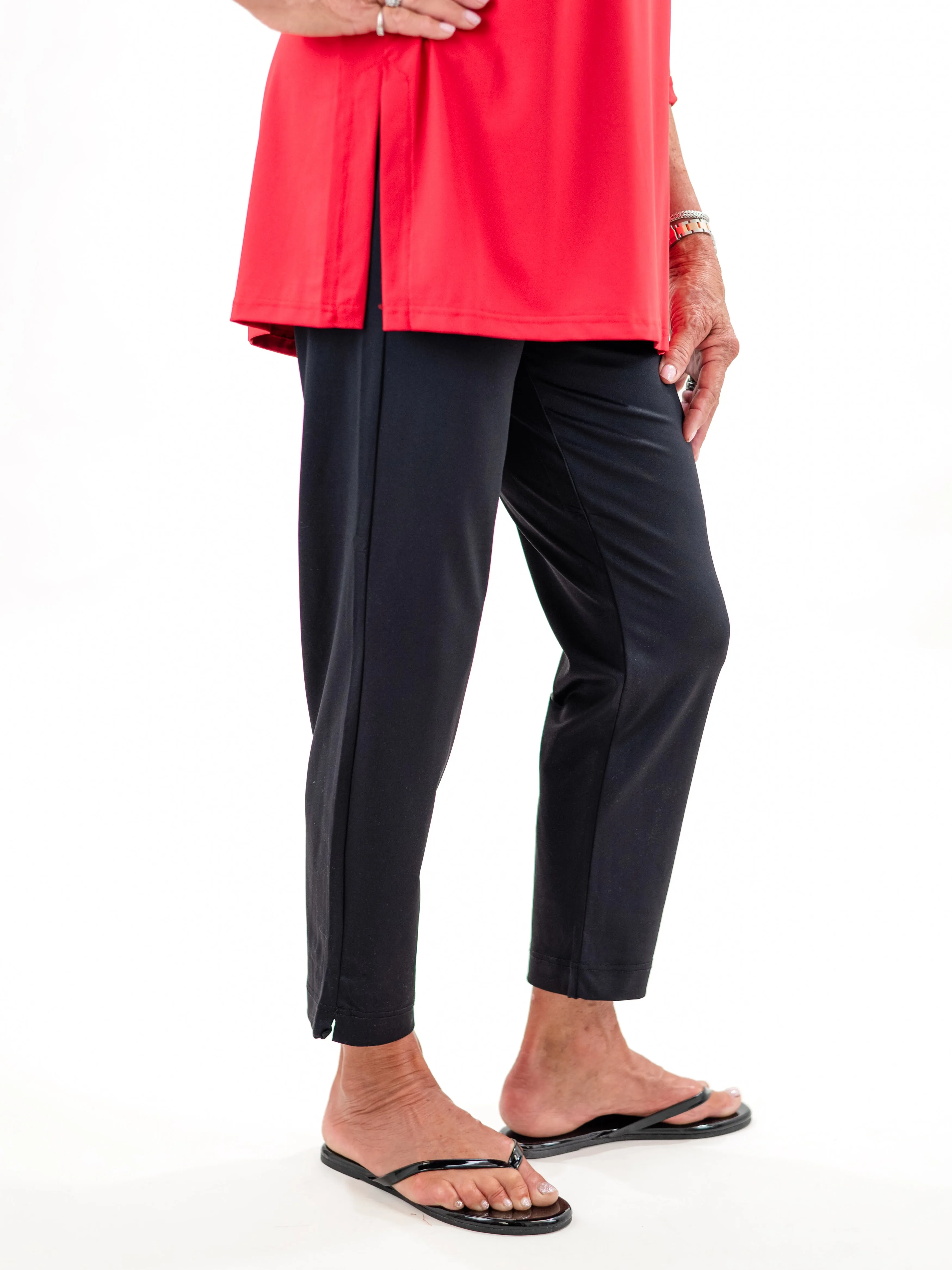 Secret Pocket Capris Black by Lulu B