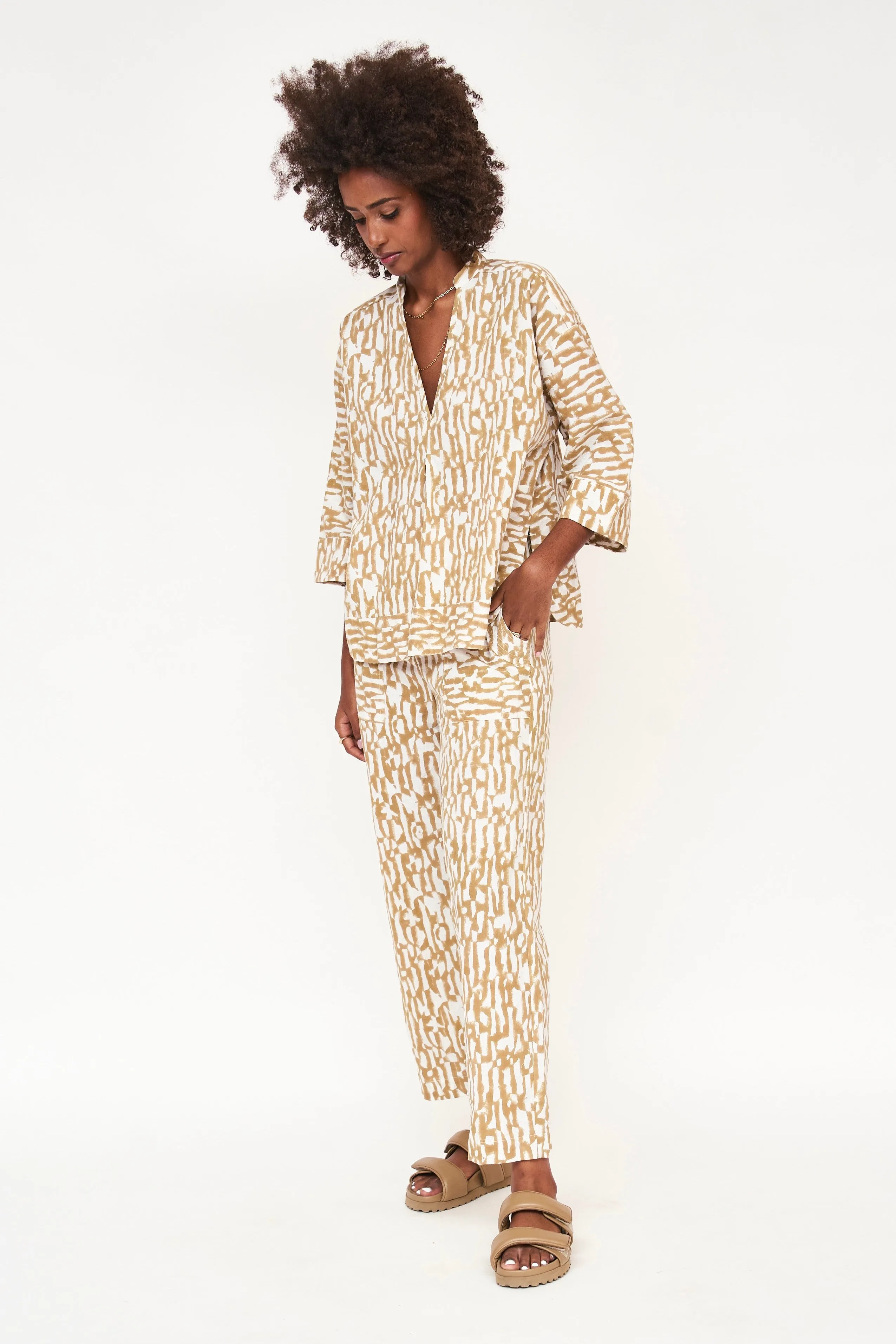 Tivot Slim Pant in Driftwood
